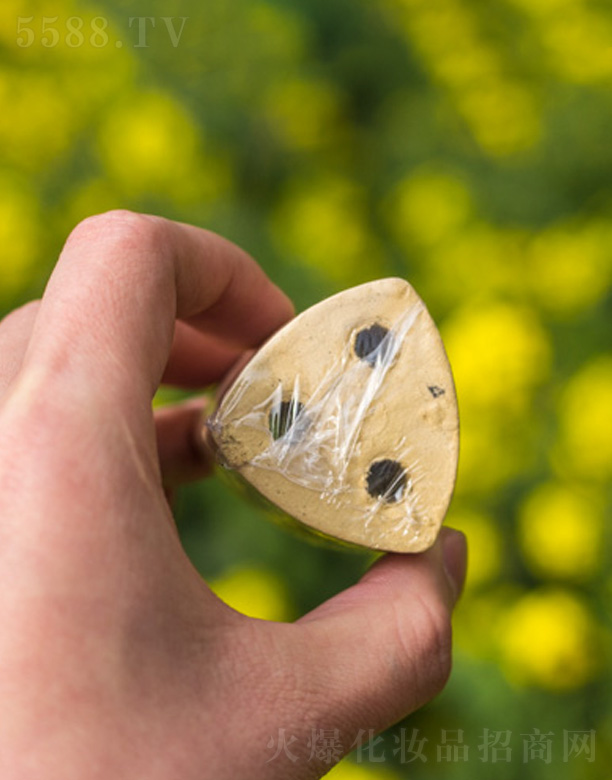 ���(y��ng)��������Ʒ���޹�˾�����װ����Ƭ