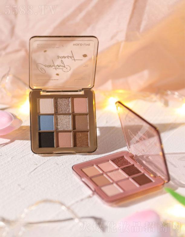 �K���K�����Q(m��o)�����޹�˾���K���K�����Q(m��o)   HOLD-LIVE�FȾ��ĺ��ɫ��Ӱ�P   �{ɫ��Ѭ