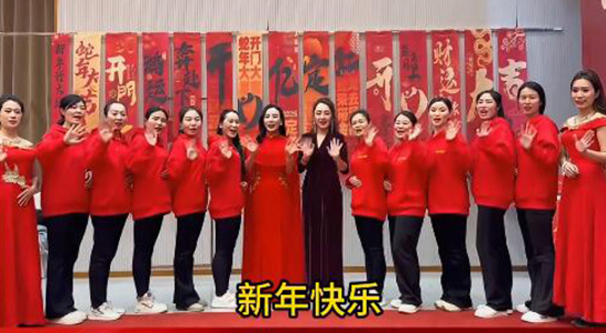 ������\(y��n)�����Ҹ��M���g���w˹�_(d��)ף�����Ěg��һ·�����