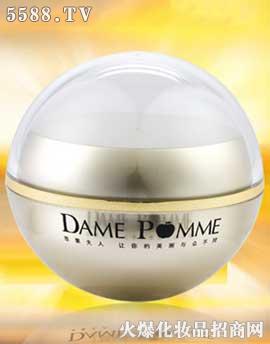 �O�����˳�ɫ������˪