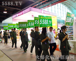 �𱬻��yƷ���̈F�ÿһ���˶���Ӣ��