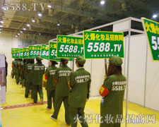 �𱬾Gɫ܊�b�������^��׷��������ֱǰ