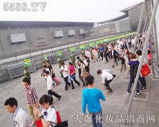 �𱬌�ʿȫ���Ը��Ĉ�(ji��n)���cƴ������