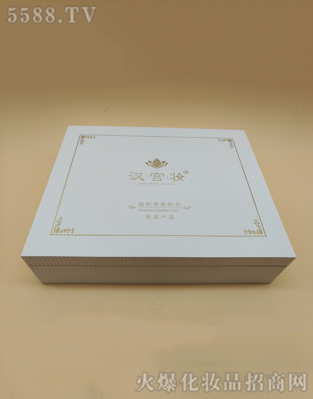 �h�m�y�غͲݱ��M��