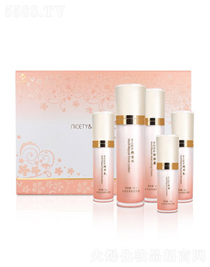 ���Ķ�Ԫ���o(h��)ϵ��