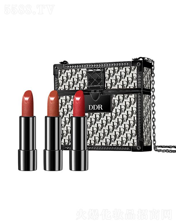 DDR�Ȼ��Բ�Ƥ����ɫ�ڼt�b