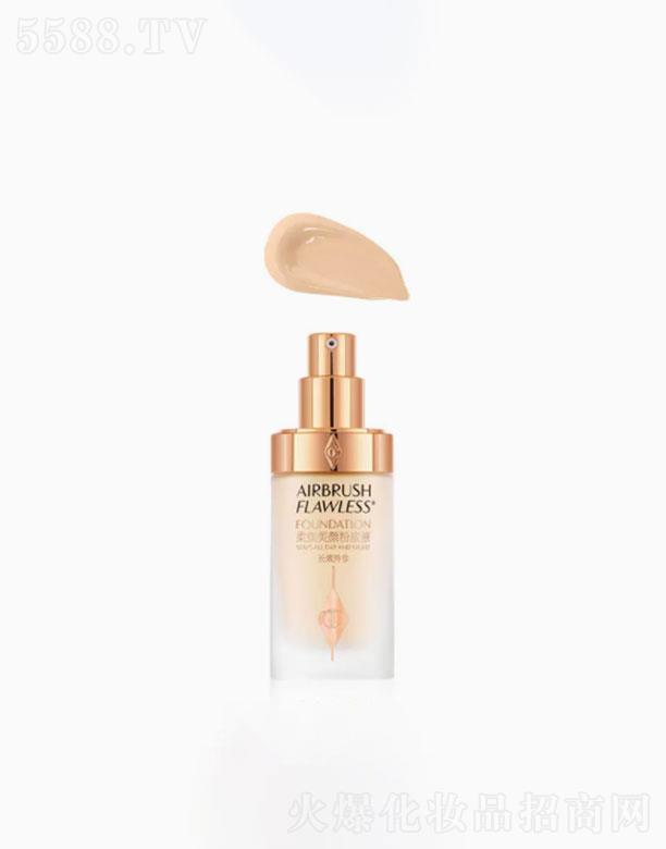 CT�ό��۵�Һ�װ�ɫ