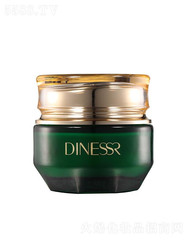 ���R𪸻��ϩ���ľo�¾��A��˪