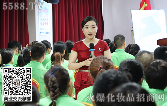 做一個(gè)時(shí)刻保持微笑的人 做一個(gè)時(shí)刻保持微笑的人