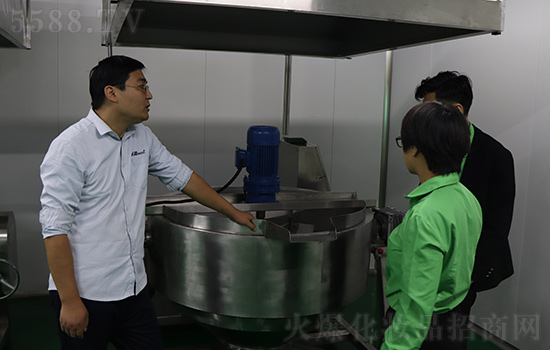 團隊還參觀了生產車間 團隊還參觀了生產車間