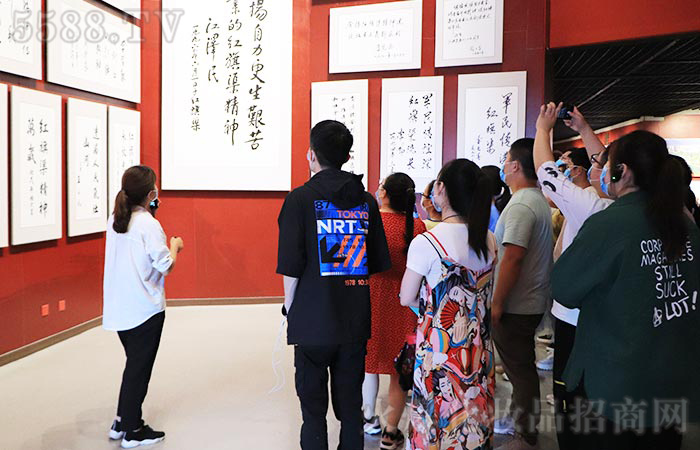 火爆狼群,千錘百煉!年輕沒(méi)有失敗,只有亮出風(fēng)采! 火爆狼群,千錘百煉!年輕沒(méi)有失敗,只有亮出風(fēng)采!