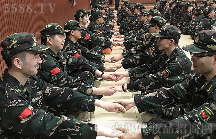 弘揚(yáng)紅旗渠的精神——自力更生,艱苦奮斗 弘揚(yáng)紅旗渠的精神——自力更生,艱苦奮斗