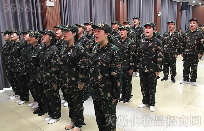 一榮俱榮、一損俱損；一個(gè)團(tuán)隊(duì)的榮譽(yù)是需要每一個(gè)人都用心負(fù)責(zé)參與完成的！