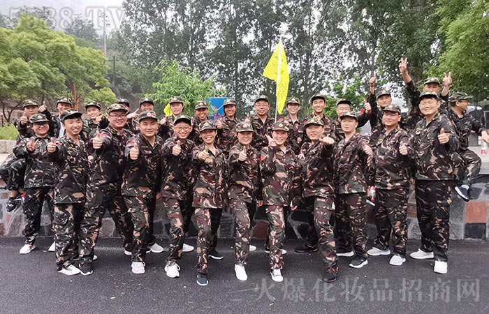 一榮俱榮、一損俱損；一個(gè)團(tuán)隊(duì)的榮譽(yù)是需要每一個(gè)人都用心負(fù)責(zé)參與完成的！