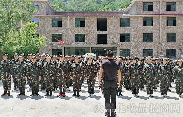 團結(jié)協(xié)作,突破自我! 團結(jié)協(xié)作,突破自我!