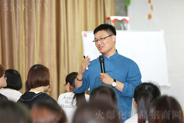 �����y��������������