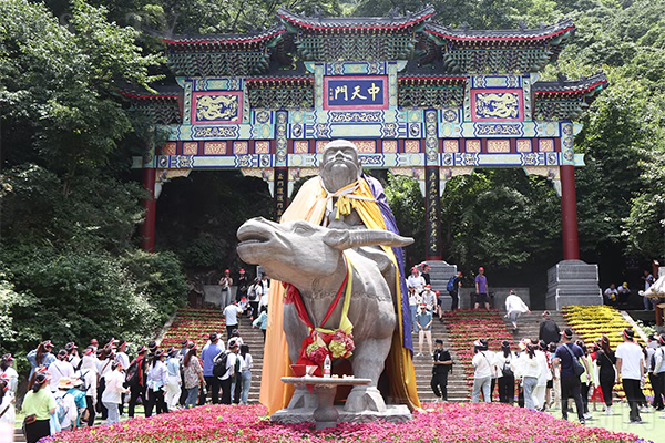 �����y��������������