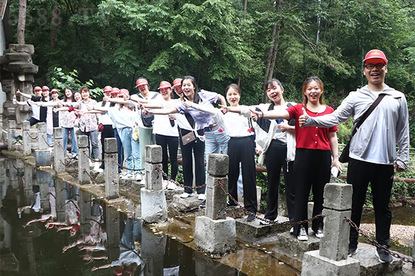 ɽˮ�f�̣����к��\(y��n)