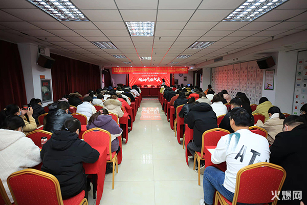 2022火爆網(wǎng)職業(yè)技能提升行動暨企業(yè)新型學(xué)徒制和“碼農(nóng)計劃”開班儀式圓滿成功! 2022火爆網(wǎng)職業(yè)技能提升行動暨企業(yè)新型學(xué)徒制和“碼農(nóng)計劃”開班儀式圓滿成功