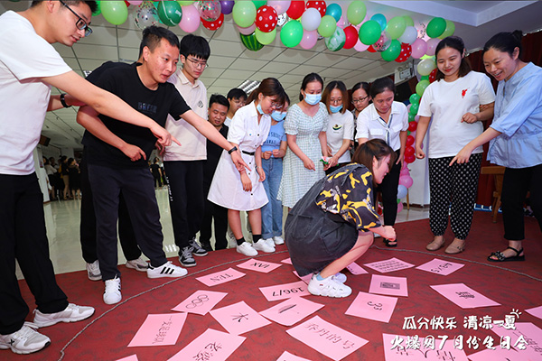 火爆網(wǎng)舉辦7月生日會(huì),共享快樂(lè),瓜分涼夏 火爆網(wǎng)舉辦7月生日會(huì),共享快樂(lè),瓜分涼夏