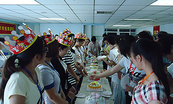 �¾��𱬾W(w��ng)����18����