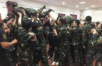 ֻ���B��ƴ�������ܳ�Խ������