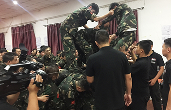 ��������������҂�ҲҪ�Գֵ�����