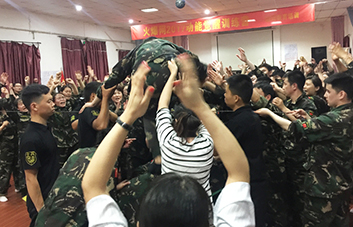 �A��һ�����ݔ��һ�𿸣�