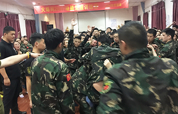 �U���ٸ����߲��^�҂��Ķ�־��