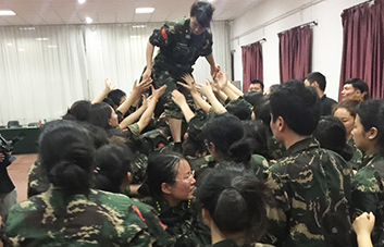 �Θ�ƥ�R�y��Խ�����˱��F���L����