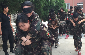 ������Σ�������;�ж�ô�Ķ����D�U���Ҷ����v�������¸�ǰ����