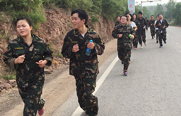 15����ͽ��ĥ�Z���𱬾W(w��ng)�T�;�Ӣ�F����O����