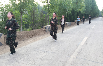 ���˵������ٴ�Ҳ��С���F꠵�������СҲ�Ǵ���