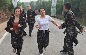 ��Փ�ǔv��߀�Ǳ������҂��]�ЁG���κ�һ���ˣ�