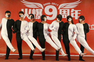 �{(di��o)ζƷ���ڰ��䡷��(chu��ng)���赸����һ�ӵ�ҕ�X(ju��)�_����